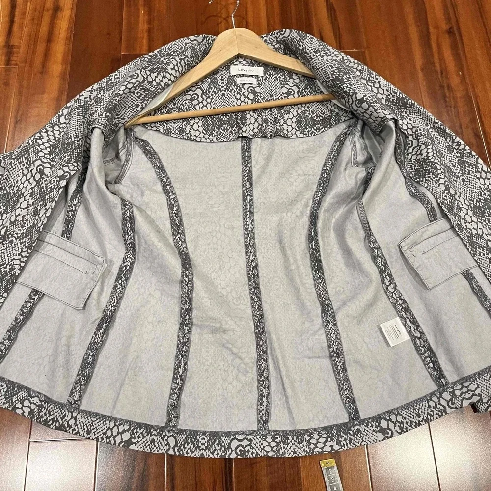 Level99 Gray Blazer Jacket Snake Print Linen Lyocell Shoulder Pads Pattern‎ Sz M